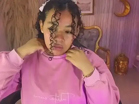 Snapshot of risada_temptation_s chatting on 09.28.25 risada temptation s online show from 09.28.25