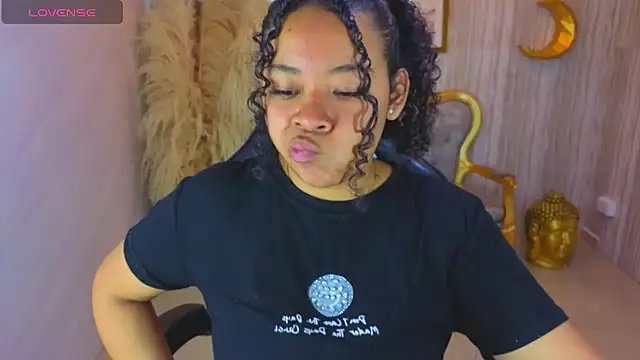 Snapshot of risada_temptation_s chatting on 10.15.25 risada temptation s online show from 10.15.25