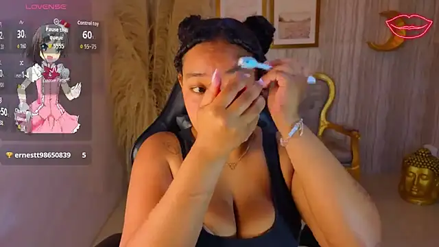 Snapshot of risada_temptation_s chatting on 11.14.25 risada temptation s online show from 11.14.25