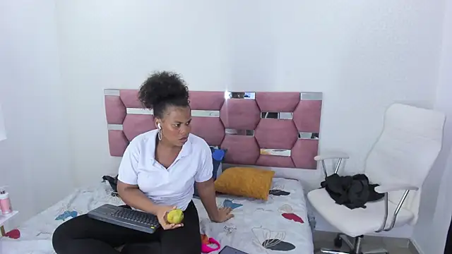 MiiaSmith   online show from 11.24.25