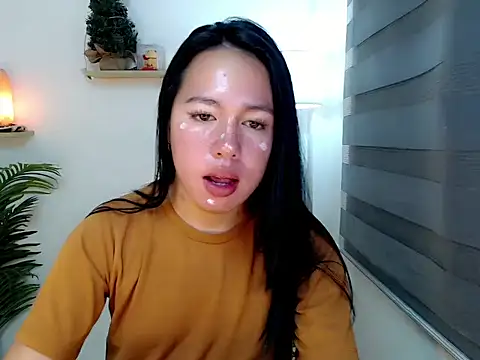 Snapshot of kimbratx chatting on 10.24.25 kimbratx online show from 10.24.25