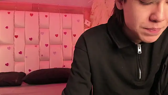 Daphne And Roger online show from 02.18.26