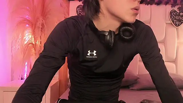 Daphne And Roger online show from 03.13.26