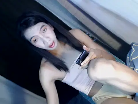 Snapshot of xyourdreamtrans chatting on 10.03.25 xyourdreamtrans online show from 10.03.25