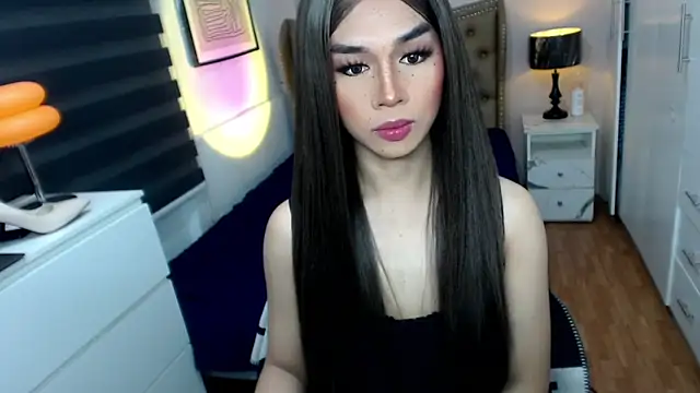 Snapshot of solana_imani chatting on 09.30.25 solana imani online show from 09.30.25