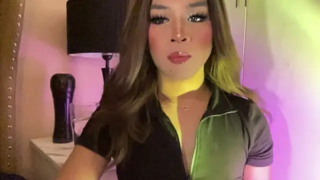 Snapshot of solana_imani chatting on 11.20.25 solana imani online show from 11.20.25