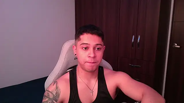 domsantiago  online show from 10.15.25