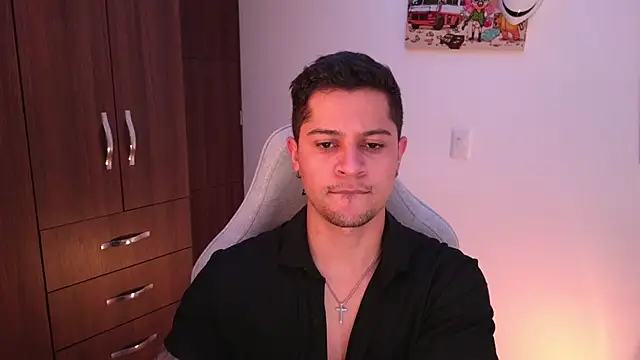 domsantiago  online show from 11.02.25