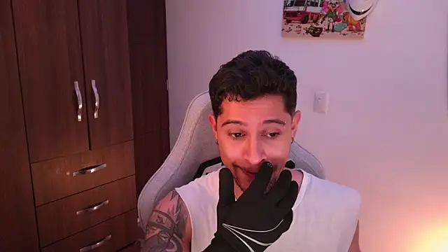 domsantiago  online show from 12.01.25