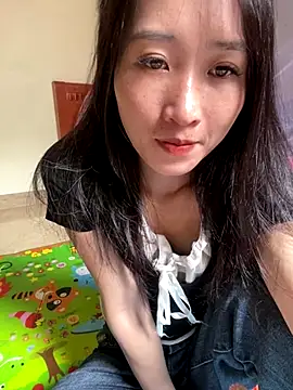 Snapshot of oneyou_400 chatting on 09.10.25 oneyou 400 online show from 09.10.25