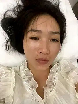 Snapshot of oneyou_400 chatting on 09.18.25 oneyou 400 online show from 09.18.25