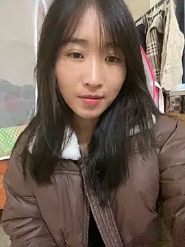 Snapshot of oneyou_400 chatting on 11.17.25 oneyou 400 online show from 11.17.25