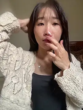 Snapshot of oneyou_400 chatting on 12.18.25 oneyou 400 online show from 12.18.25