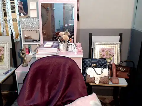 Snapshot of miya_khali chatting on 11.05.25 miya khali online show from 11.05.25