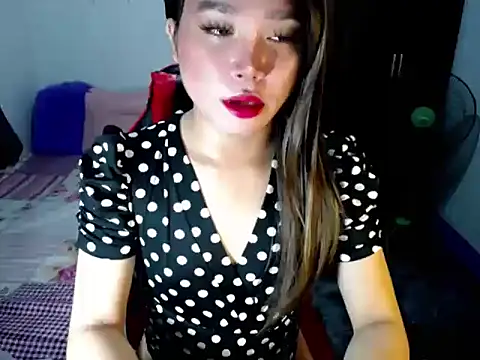 Urassiansweetcummer online show from 10.22.25