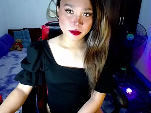 Snapshot of Urassiansweetcummer chatting on 03.19.26 Urassiansweetcummer online show from 03.19.26