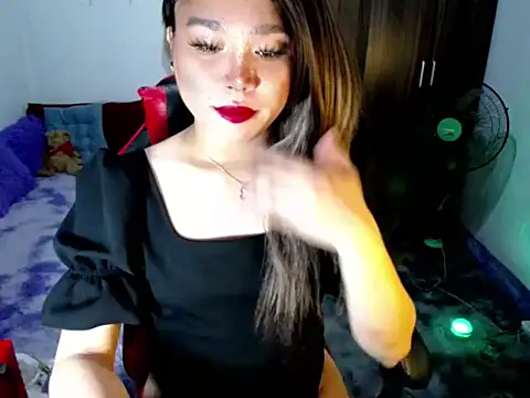 Snapshot of Urassiansweetcummer chatting on 03.20.26 Urassiansweetcummer online show from 03.20.26