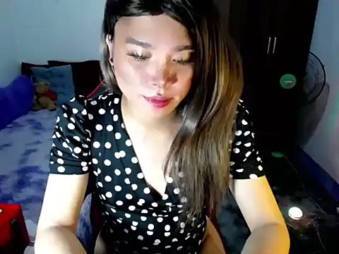 Snapshot of Urassiansweetcummer chatting on 03.26.26 Urassiansweetcummer online show from 03.26.26