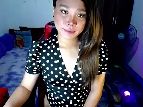 Snapshot of Urassiansweetcummer chatting on 03.28.26 Urassiansweetcummer online show from 03.28.26