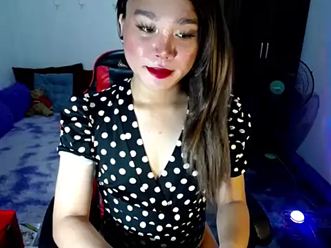 Snapshot of Urassiansweetcummer chatting on 03.30.26 Urassiansweetcummer online show from 03.30.26