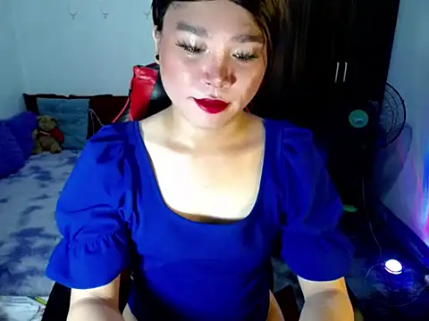 Snapshot of Urassiansweetcummer chatting on 04.08.26 Urassiansweetcummer online show from 04.08.26