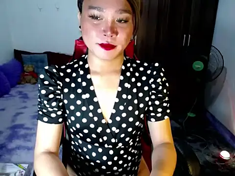 Snapshot of Urassiansweetcummer chatting on 04.12.26 Urassiansweetcummer online show from 04.12.26