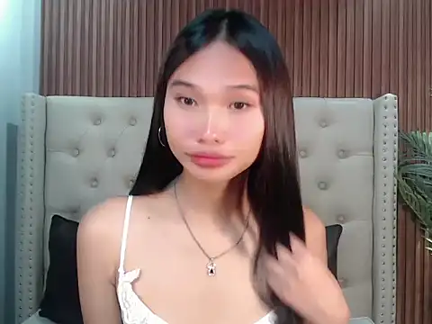 Snapshot of universal_slutt chatting on 11.25.25 universal slutt online show from 11.25.25