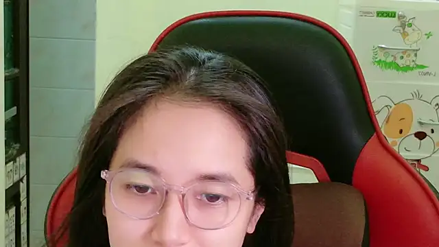 Snapshot of Shulee21 chatting on 09.22.25 Shulee21 online show from 09.22.25