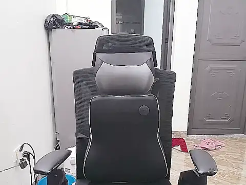 Snapshot of Shulee21 chatting on 10.06.25 Shulee21 online show from 10.06.25