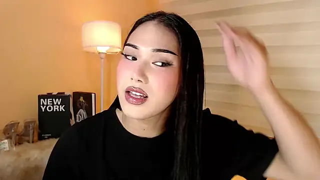 Snapshot of magnificent_kitana chatting on 11.26.25 magnificent kitana online show from 11.26.25