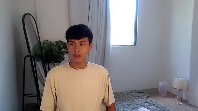 Snapshot of shokolet_2001 chatting on 09.13.25 shokolet 2001 online show from 09.13.25