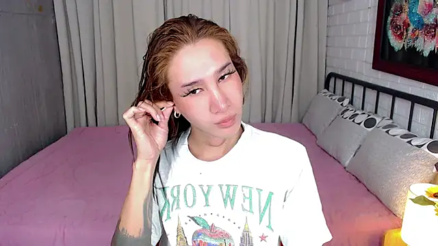 TRANSGODDESSA online show from 11.16.25