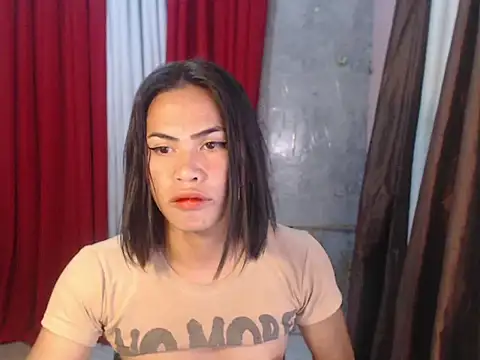 Snapshot of urhotty_megss chatting on 09.14.25 urhotty megss online show from 09.14.25