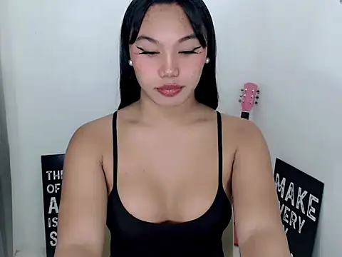 Snapshot of liane_mei chatting on 03.04.26 liane mei online show from 03.04.26