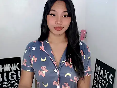 Snapshot of liane_mei chatting on 03.07.26 liane mei online show from 03.07.26