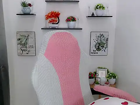 Snapshot of liane_mei chatting on 04.07.26 liane mei online show from 04.07.26