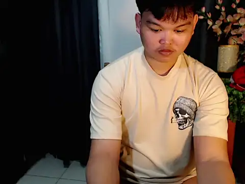 Snapshot of Reynelcock chatting on 09.18.25 Reynelcock online show from 09.18.25