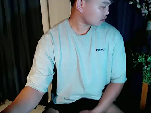 Snapshot of Reynelcock chatting on 09.21.25 Reynelcock online show from 09.21.25