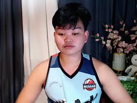 Snapshot of Reynelcock chatting on 09.22.25 Reynelcock online show from 09.22.25