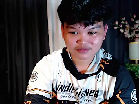 Snapshot of Reynelcock chatting on 10.15.25 Reynelcock online show from 10.15.25