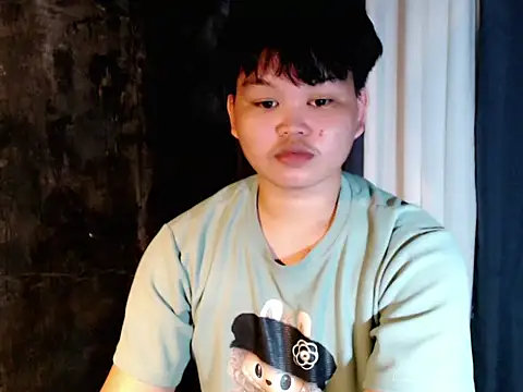 Snapshot of Reynelcock chatting on 10.16.25 Reynelcock online show from 10.16.25