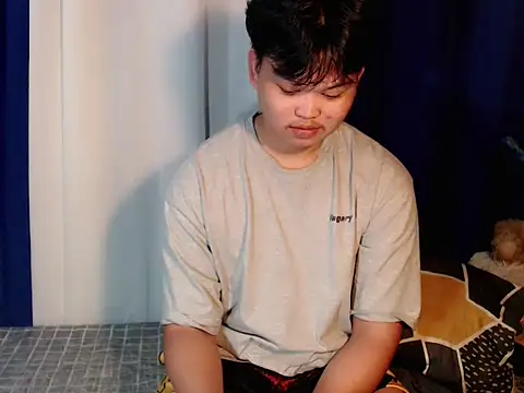 Snapshot of Reynelcock chatting on 10.22.25 Reynelcock online show from 10.22.25