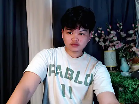 Snapshot of Reynelcock chatting on 10.27.25 Reynelcock online show from 10.27.25