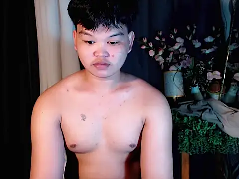 Snapshot of Reynelcock chatting on 10.28.25 Reynelcock online show from 10.28.25