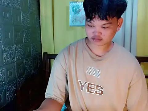 Snapshot of Reynelcock chatting on 10.29.25 Reynelcock online show from 10.29.25