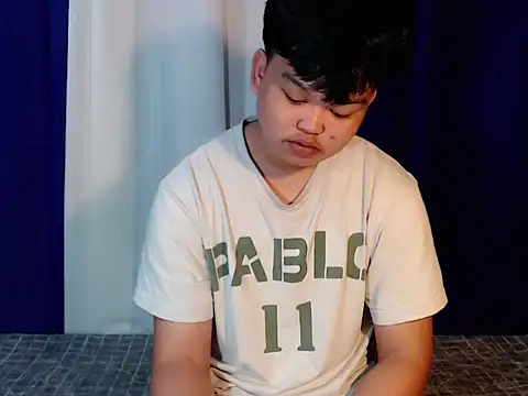 Snapshot of Reynelcock chatting on 11.07.25 Reynelcock online show from 11.07.25