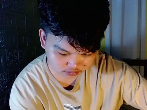 Snapshot of Reynelcock chatting on 11.09.25 Reynelcock online show from 11.09.25