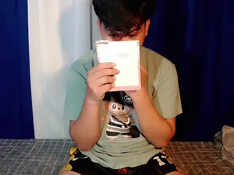 Snapshot of Reynelcock chatting on 11.16.25 Reynelcock online show from 11.16.25