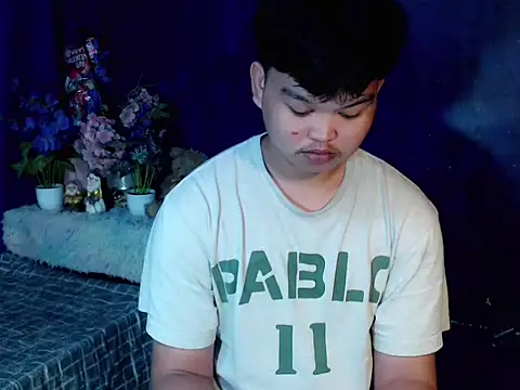 Snapshot of Reynelcock chatting on 02.19.26 Reynelcock online show from 02.19.26