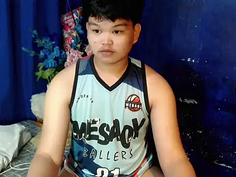 Snapshot of Reynelcock chatting on 02.22.26 Reynelcock online show from 02.22.26